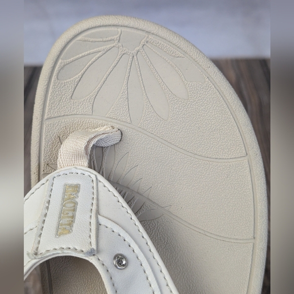 Haolira Size 40 Cream Flip Flops With Studs - Picture 3 of 13